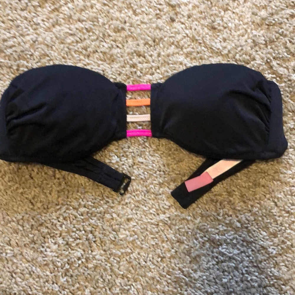 Black strapless bikini top
